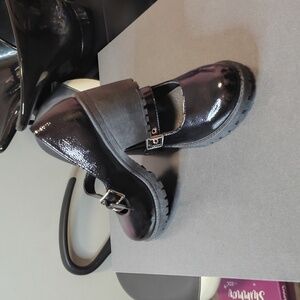 Dirty Laundry Tan Shoe Box